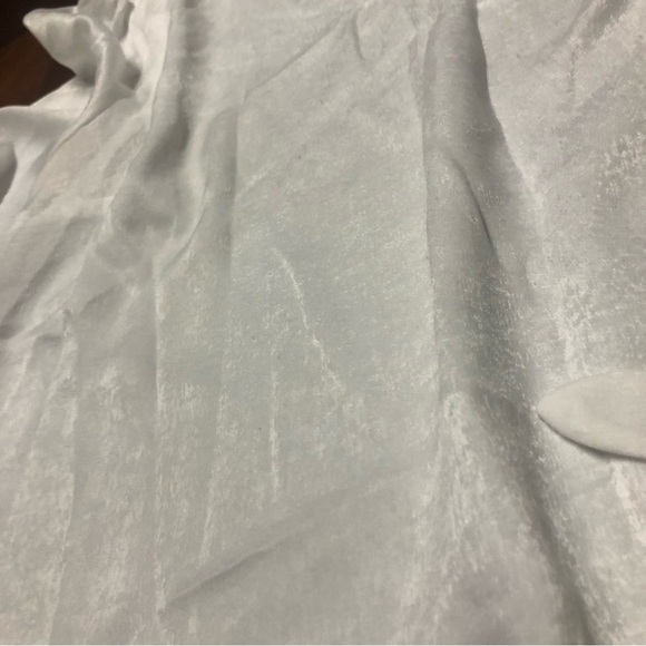 MODCLOTH white metallic v neck blouse P16 - Picture 8 of 9